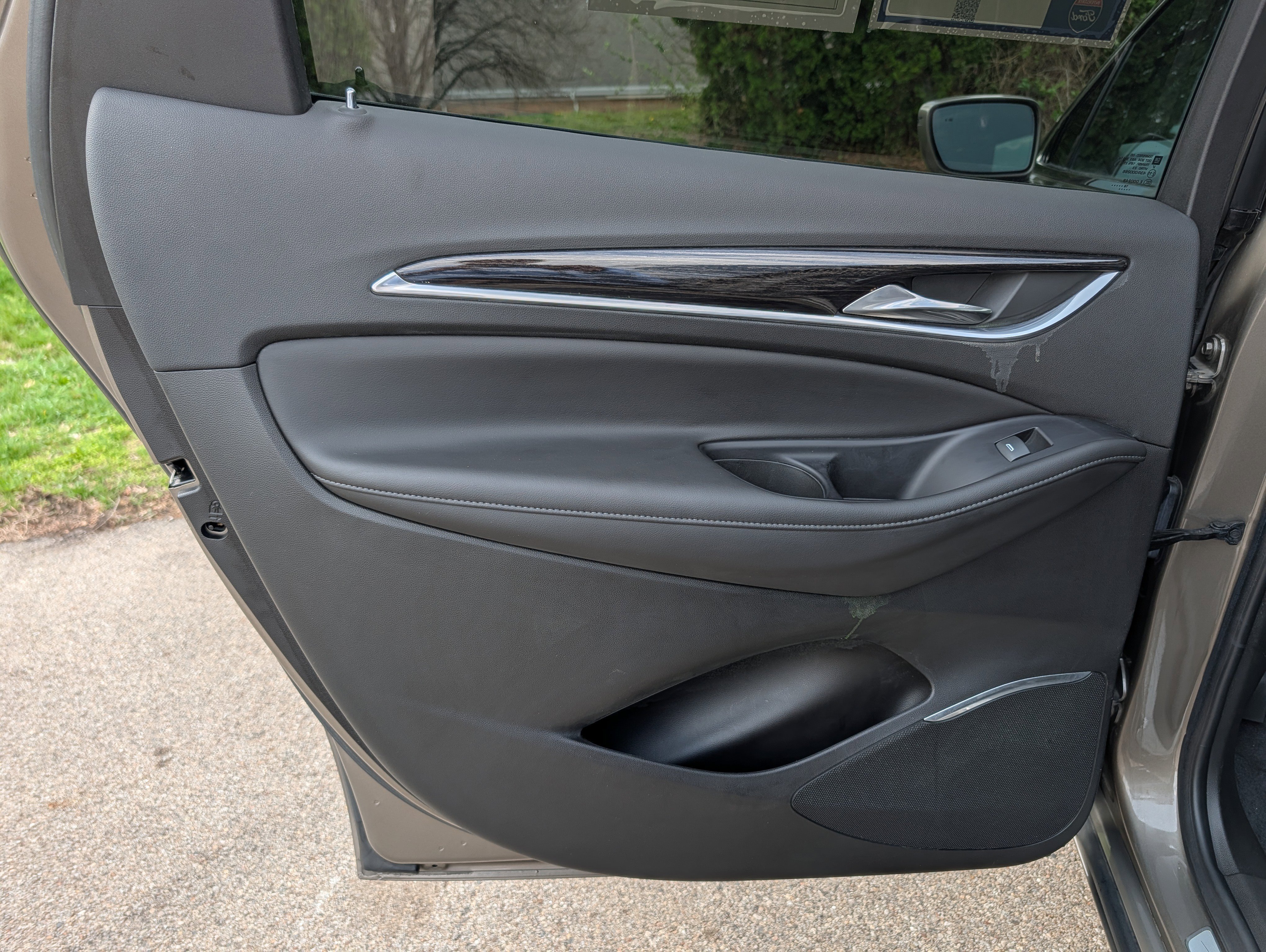 Used 2020 Buick Enclave Avenir w/ Avenir Technology Package image 38