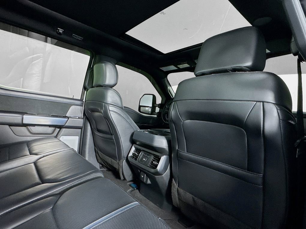 Used 2025 Ford F350 Platinum w/ FX4 Off-Road Package image 32