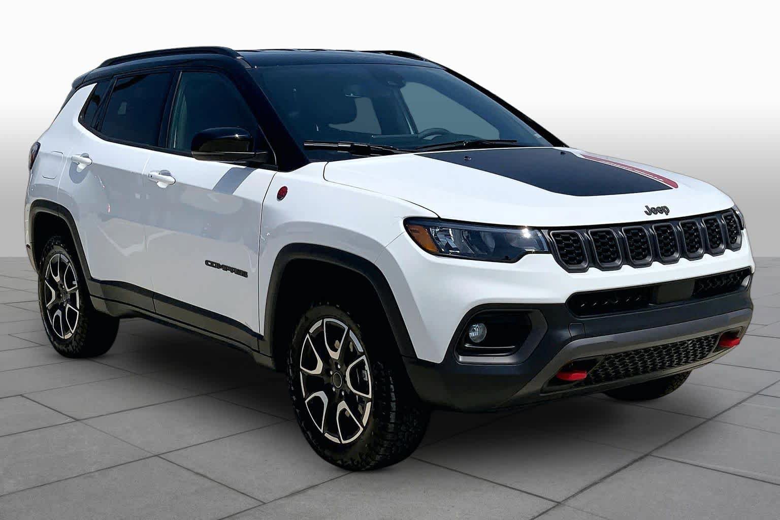 Used 2026 Jeep Compass Trailhawk AWD/4WD image 3