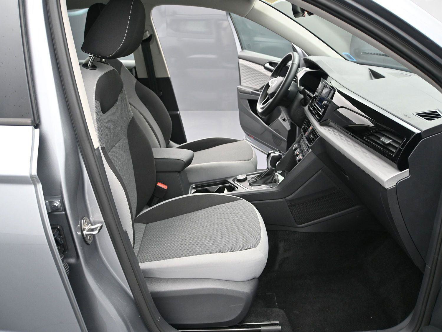 Used 2024 Volkswagen Taos S image 15