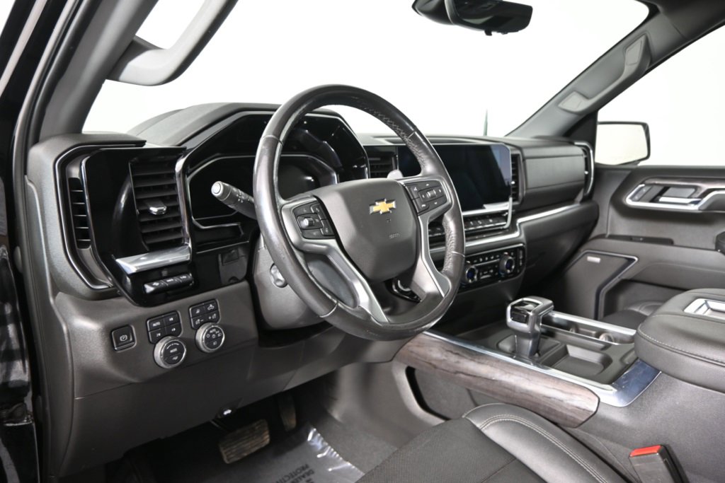 Used 2022 Chevrolet Silverado 1500 LTZ w/ Technology Package image 27