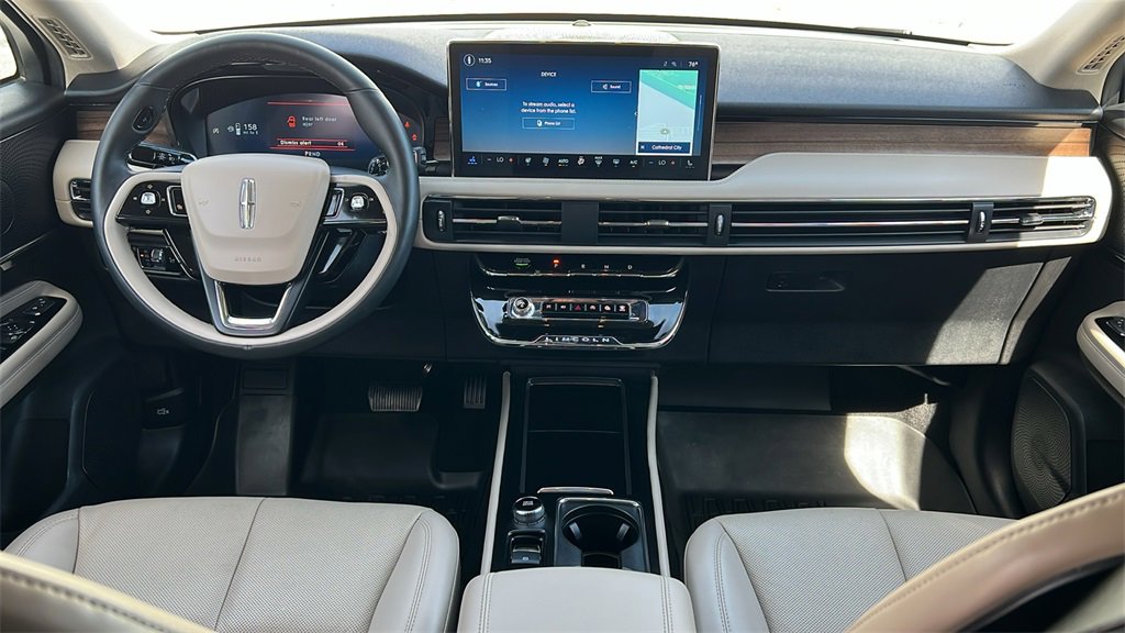 Used 2025 Lincoln Corsair Reserve w/ Jet Appearance Package image 9