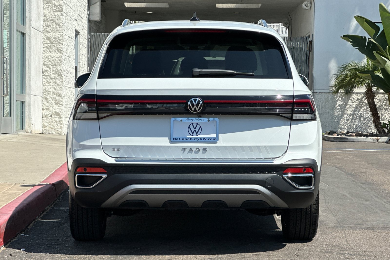 New 2027 Volkswagen Taos SE FWD image 6