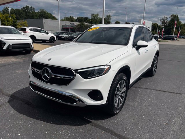 Used 2024 Mercedes-Benz GLC 300 4MATIC image 32
