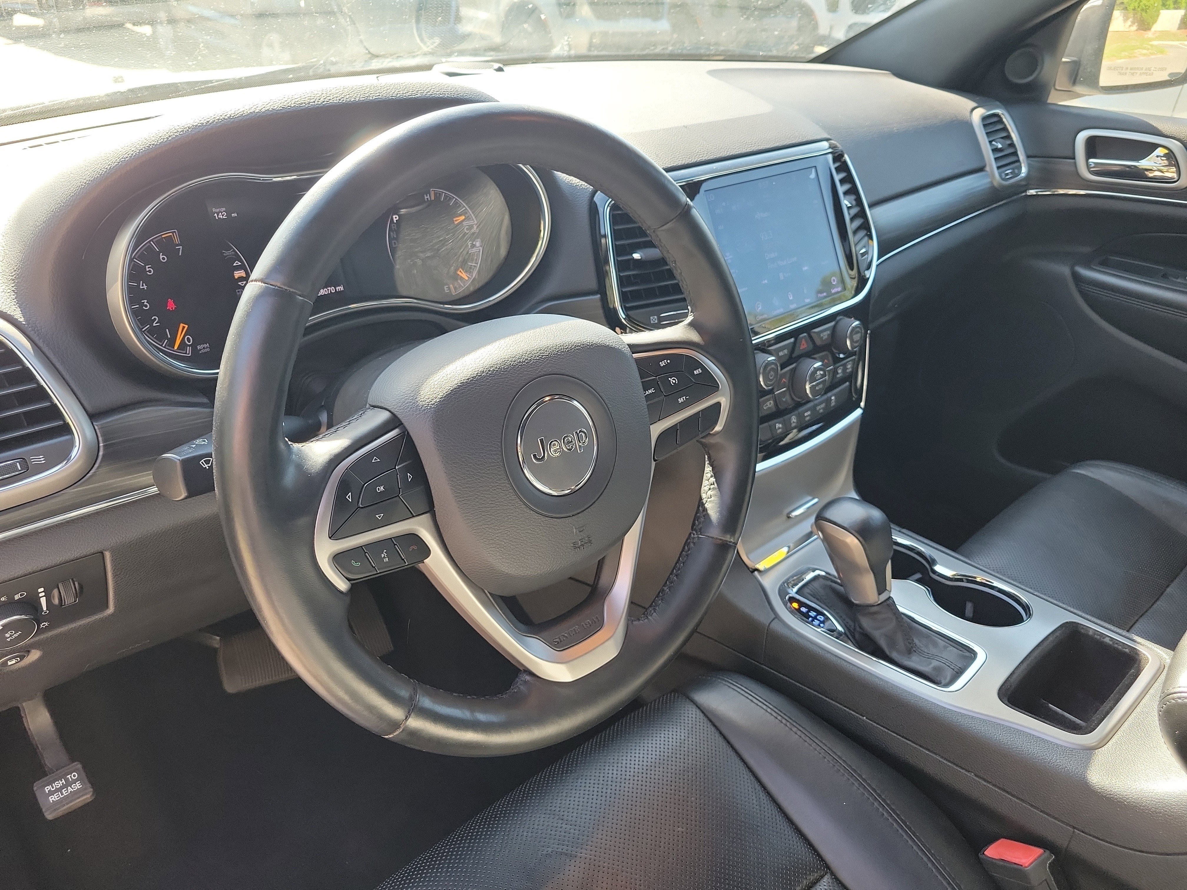 Used 2020 Jeep Grand Cherokee Limited w/ Luxury Group II image 24