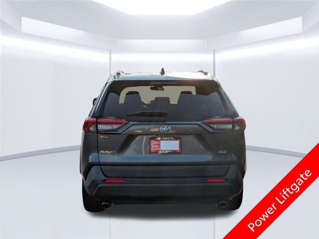 Used 2019 Toyota RAV4 XLE Premium w/ Cold Weather Package FWD image 5