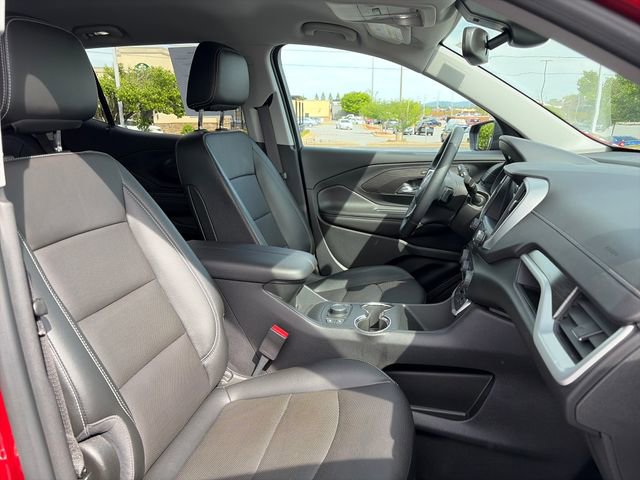 Used 2023 GMC Terrain SLT image 13