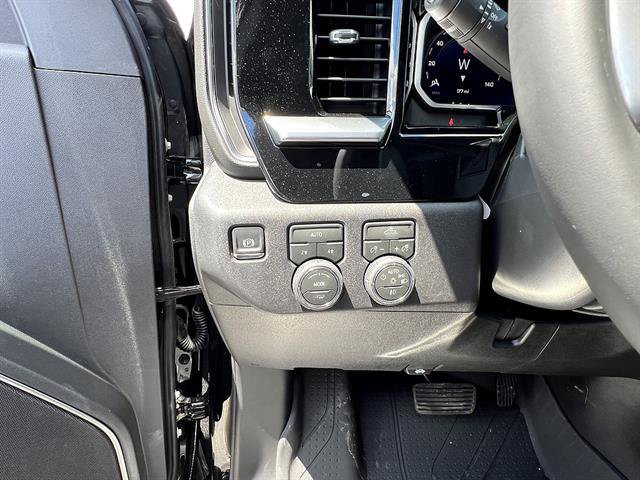 New 2026 Chevrolet Silverado 1500 RST w/ Rally Edition AWD/4WD image 12