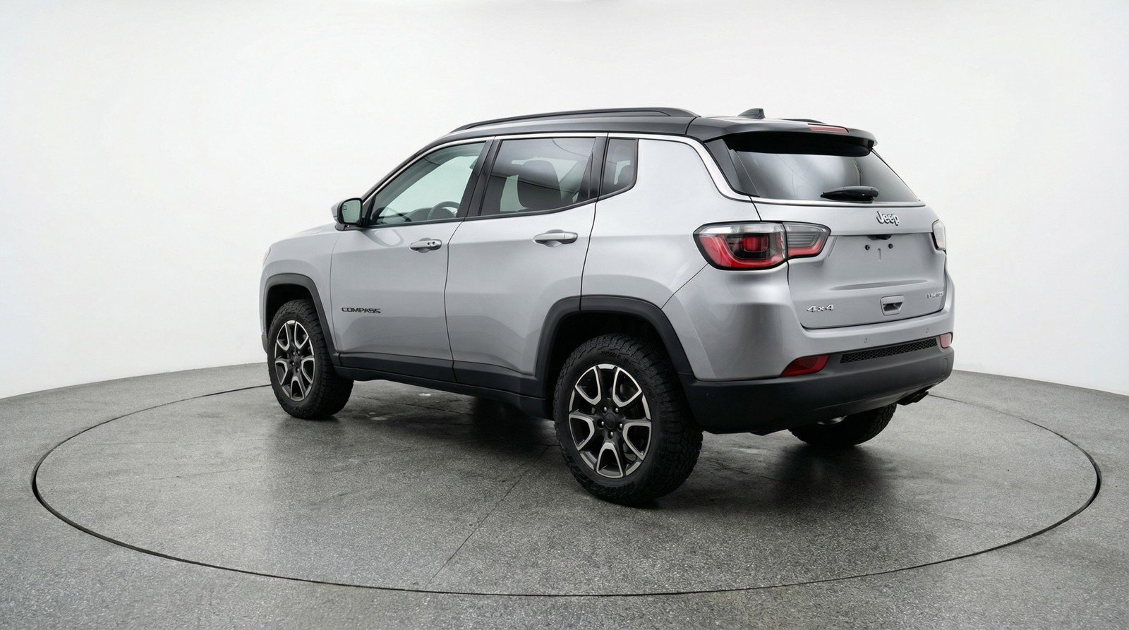 Used 2025 Jeep Compass Trailhawk image 6
