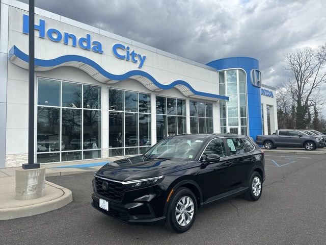 Used 2023 Honda CR-V LX image 2