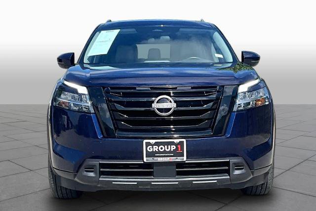 Certified 2022 Nissan Pathfinder SV w/ SV Premium Package AWD/4WD image 4
