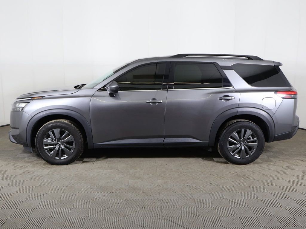 Used 2023 Nissan Pathfinder SV image 17