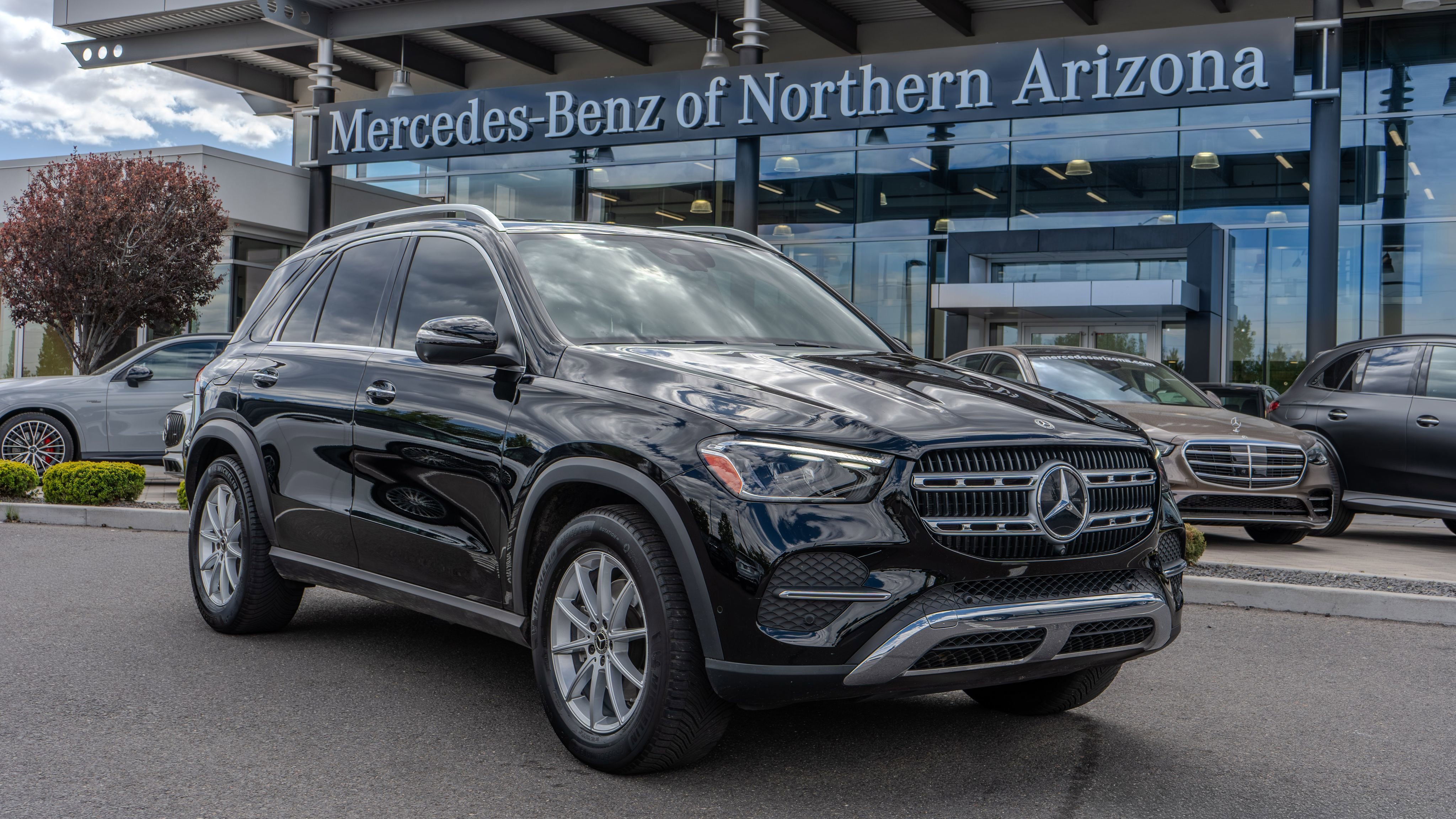 Used 2024 Mercedes-Benz GLE 350 4MATIC image 1