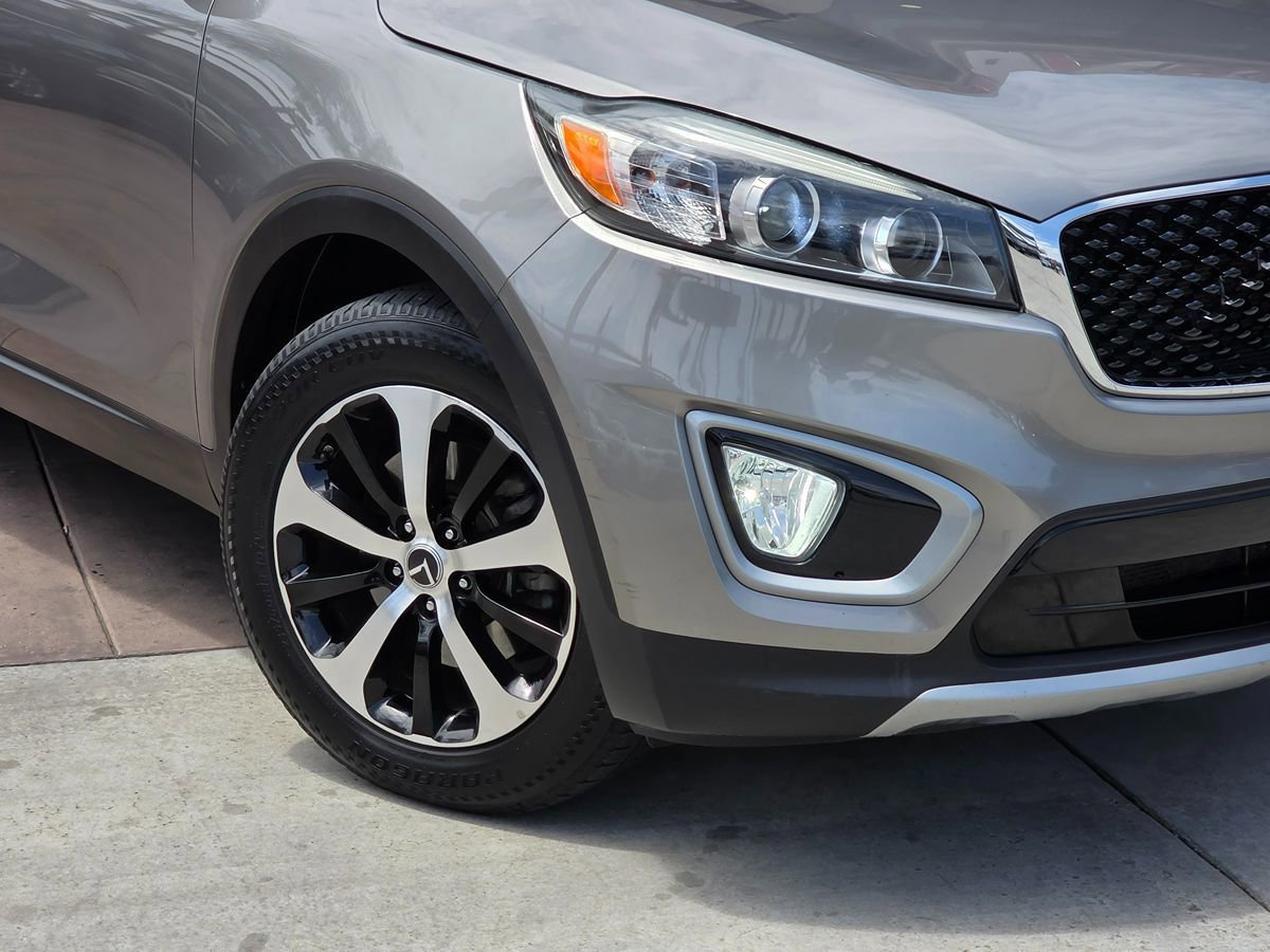 Used 2017 Kia Sorento EX w/ EX V6 Premium Package FWD image 4