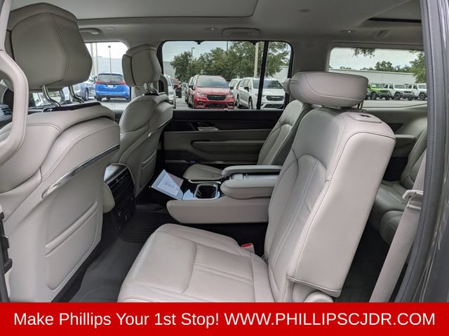 Certified 2022 Jeep Grand Wagoneer Series I w/ HD Trailer Tow Package AWD/4WD image 13