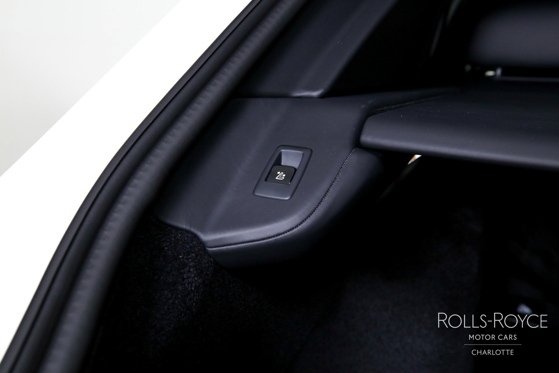 Certified 2025 Rolls-Royce Cullinan image 25