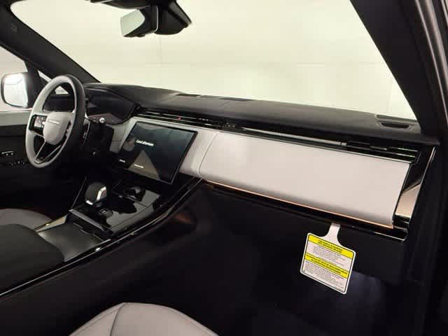 New 2027 Land Rover Range Rover Sport Dynamic SE AWD/4WD image 14