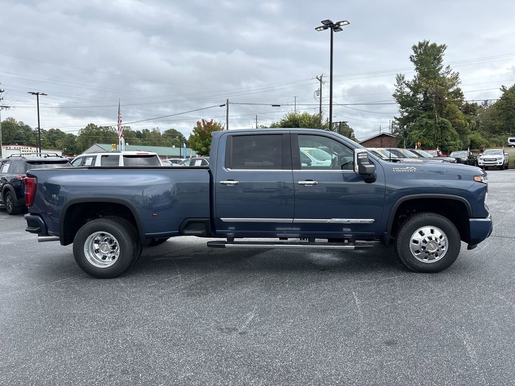 New 2026 Chevrolet Silverado 3500 High Country w/ Technology Package image 9