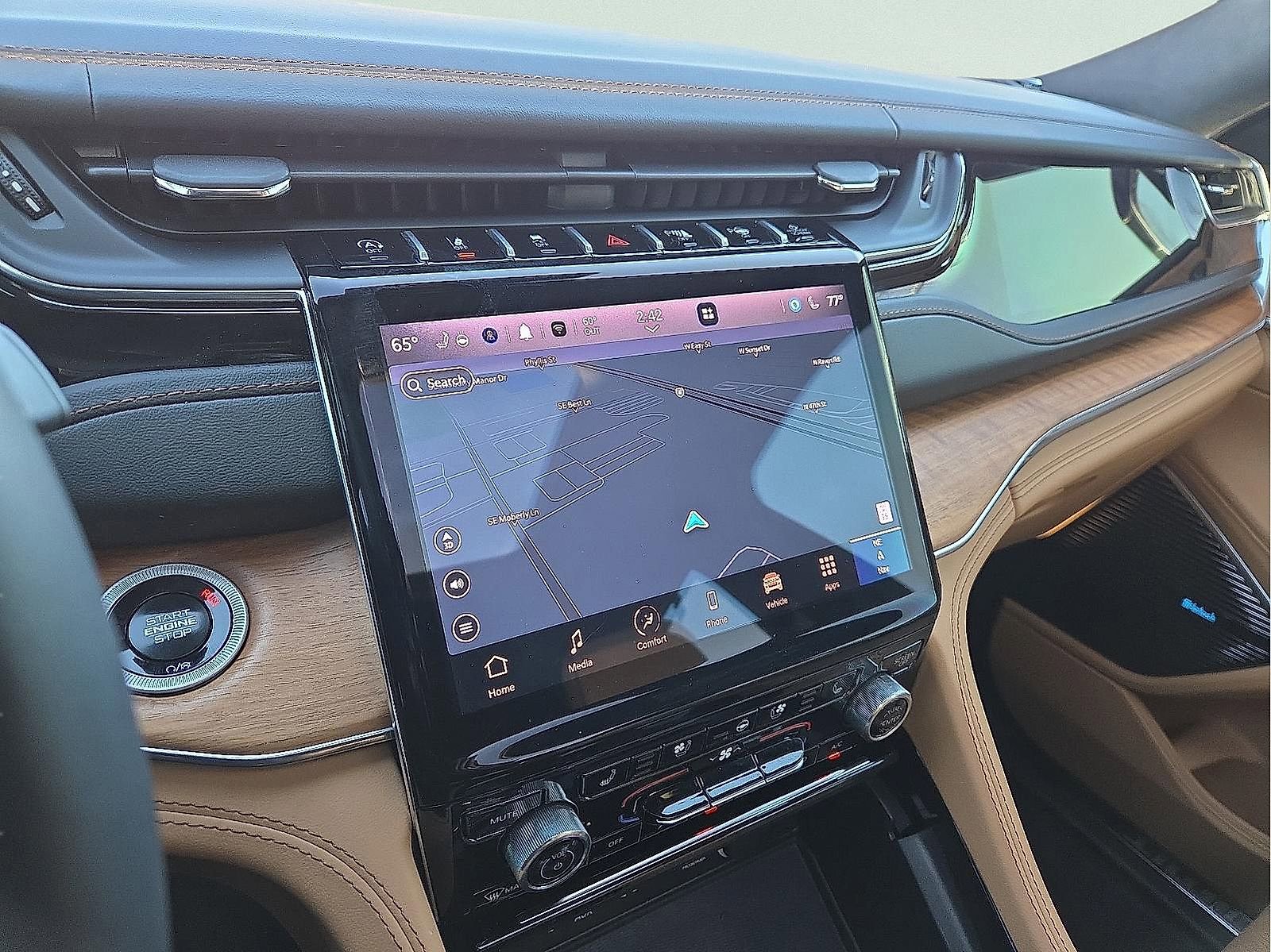 Used 2025 Jeep Grand Cherokee L Summit image 17