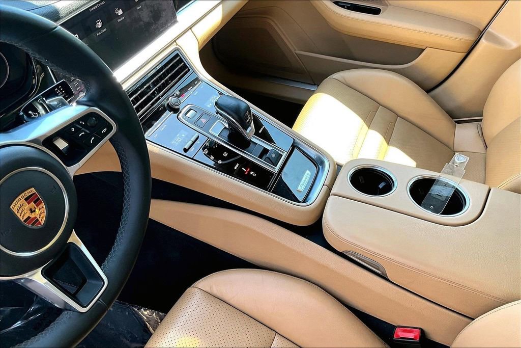 Used 2018 Porsche Panamera 4 image 18