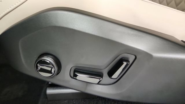 Used 2027 Volvo XC90 B6 Plus AWD/4WD image 14