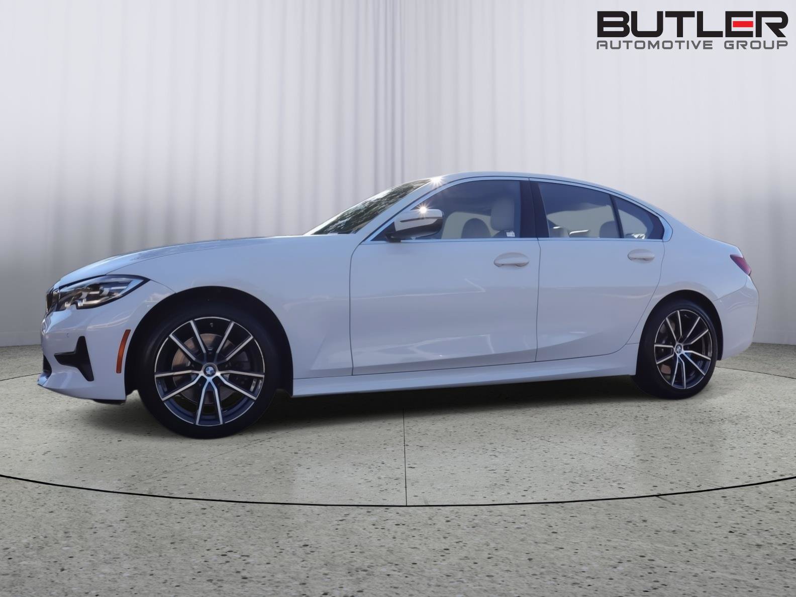 Used 2019 BMW 330i Sedan w/ Premium Package RWD image 1