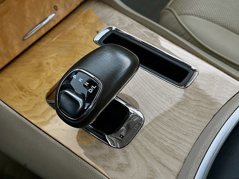 Used 2012 Chrysler 300 Limited w/ Luxury Group image 18