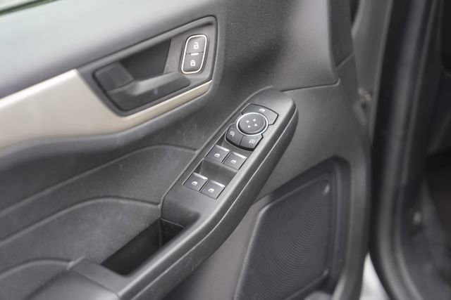 Used 2022 Ford Escape SE w/ SE Sport Appearance Package image 28