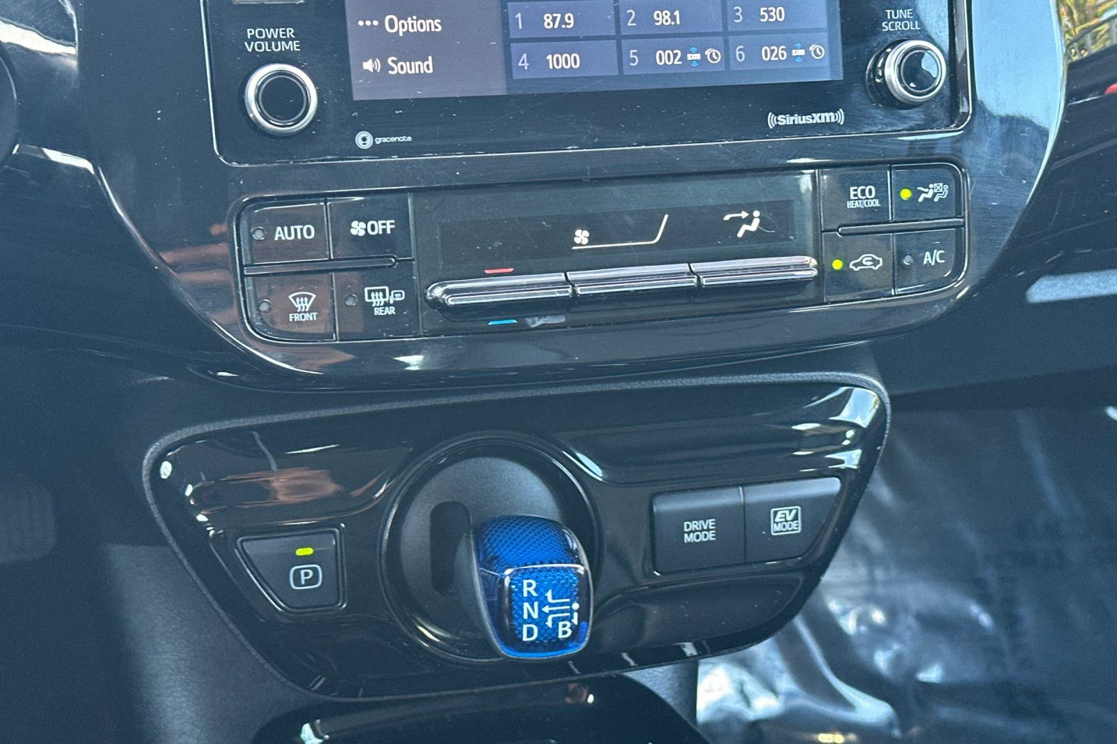 Used 2022 Toyota Prius XLE image 19