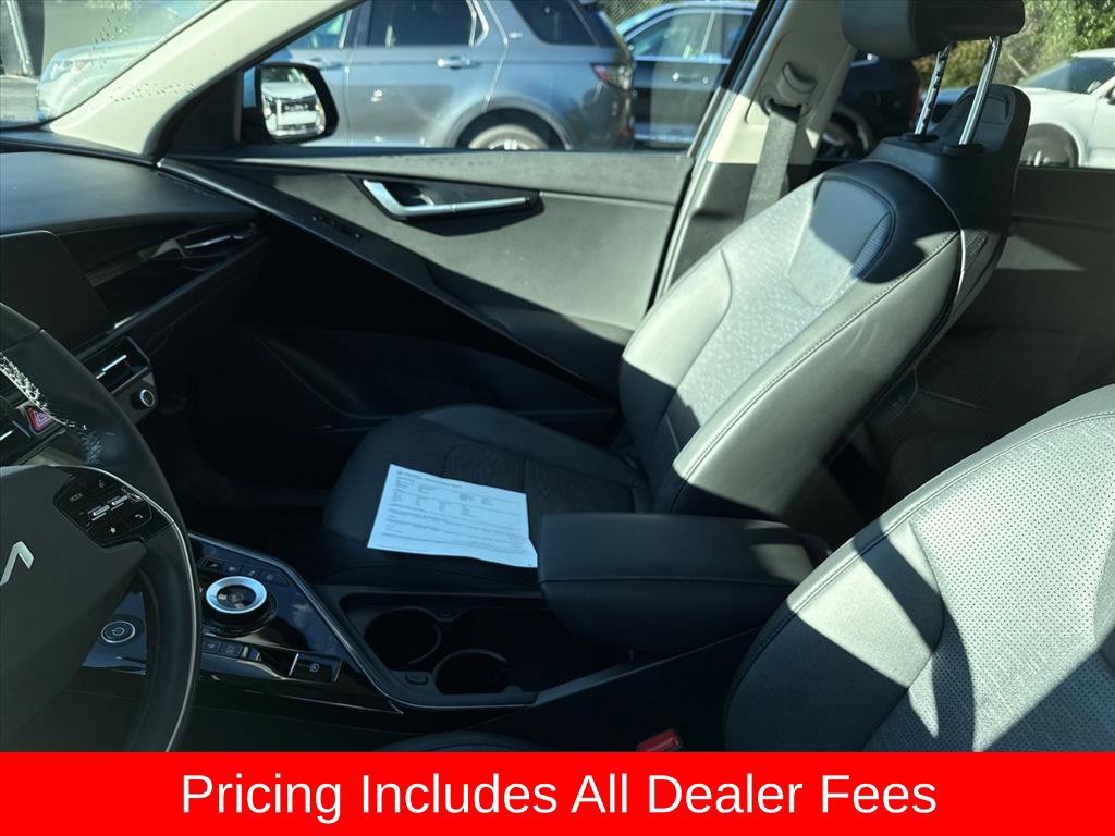 Certified 2024 Kia Niro Wave FWD image 9