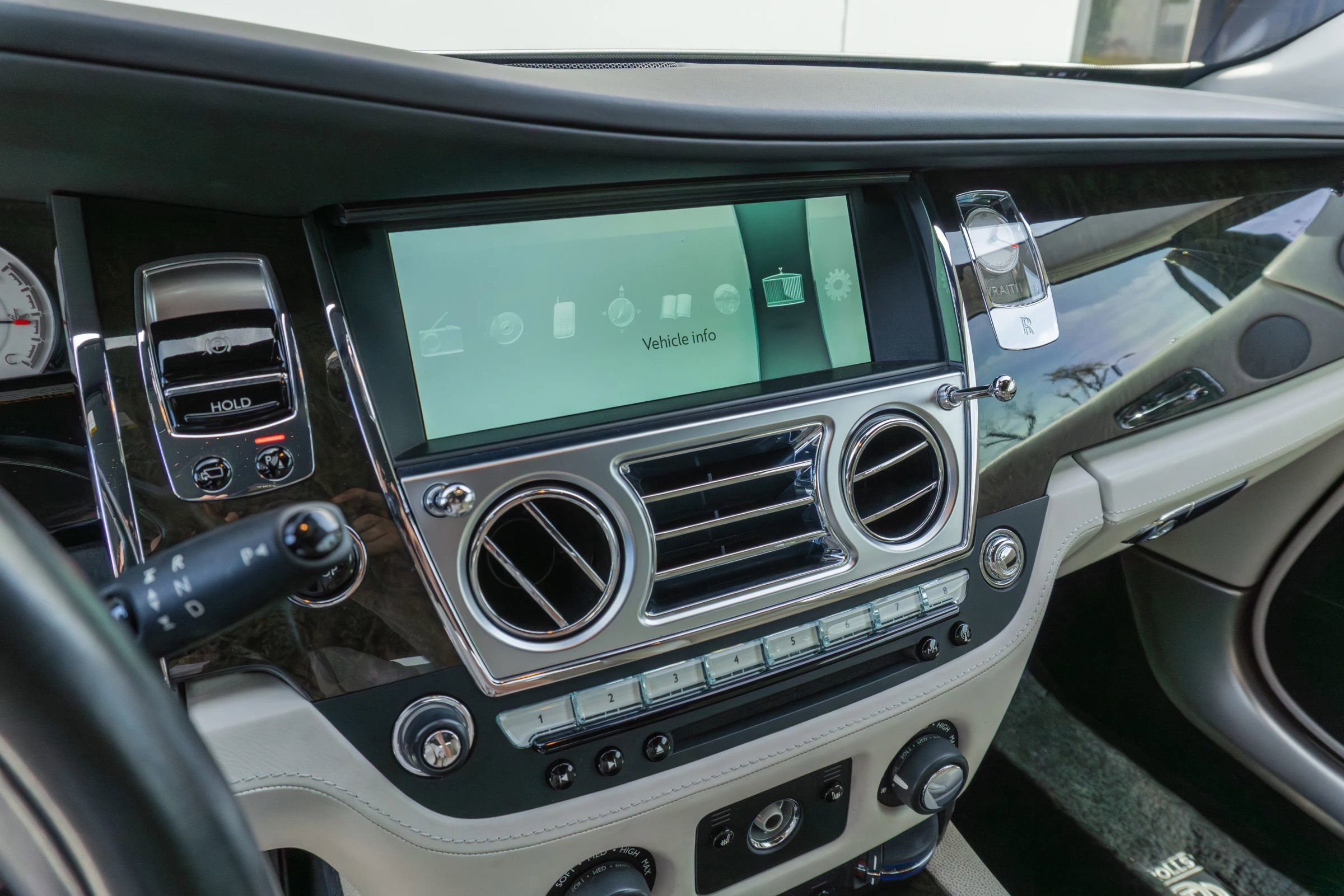 Used 2016 Rolls-Royce Wraith image 73