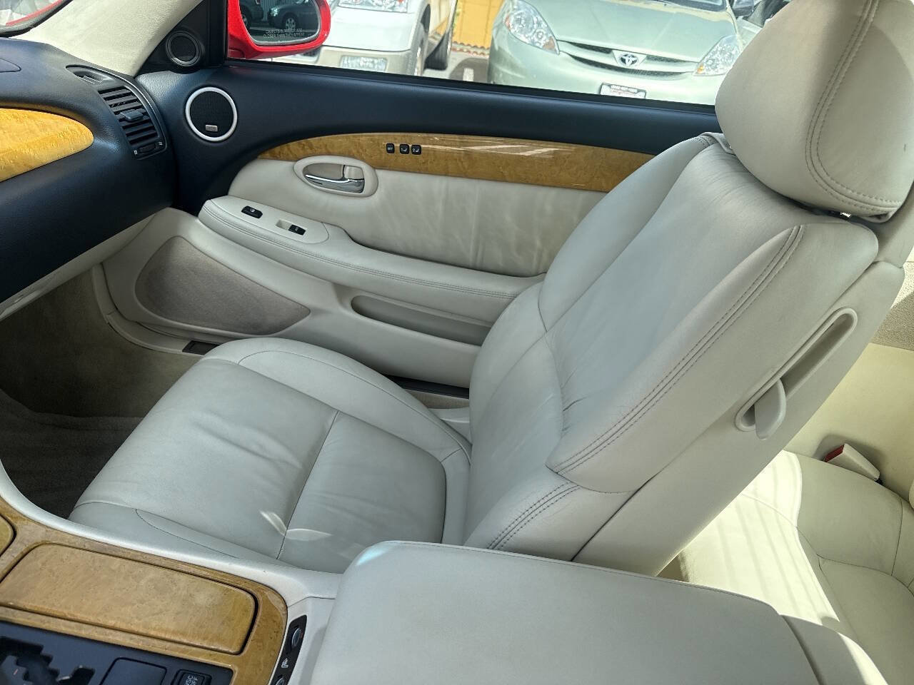 Used 2002 Lexus SC 430 Convertible image 27