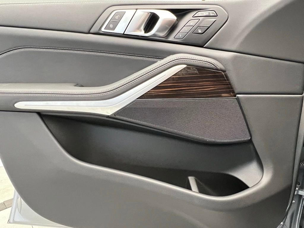 New 2026 BMW X7 xDrive40i w/ M Sport Package image 21