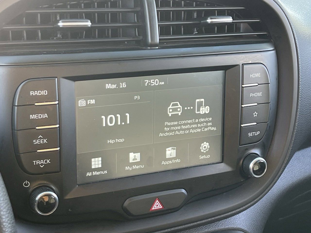 Used 2020 Kia Soul LX image 9