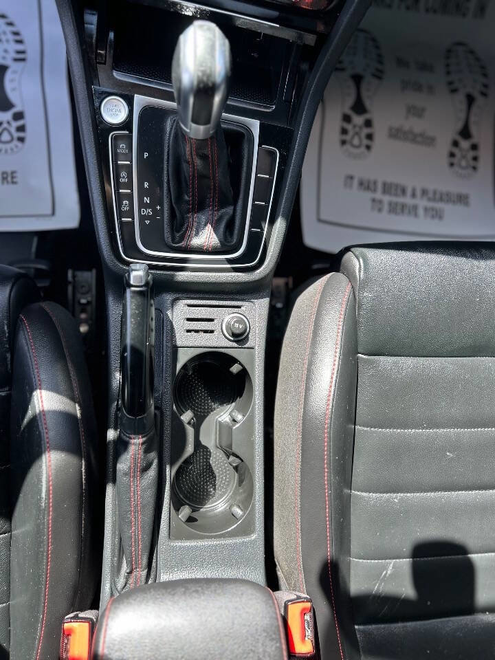 Used 2019 Volkswagen GTI SE image 10
