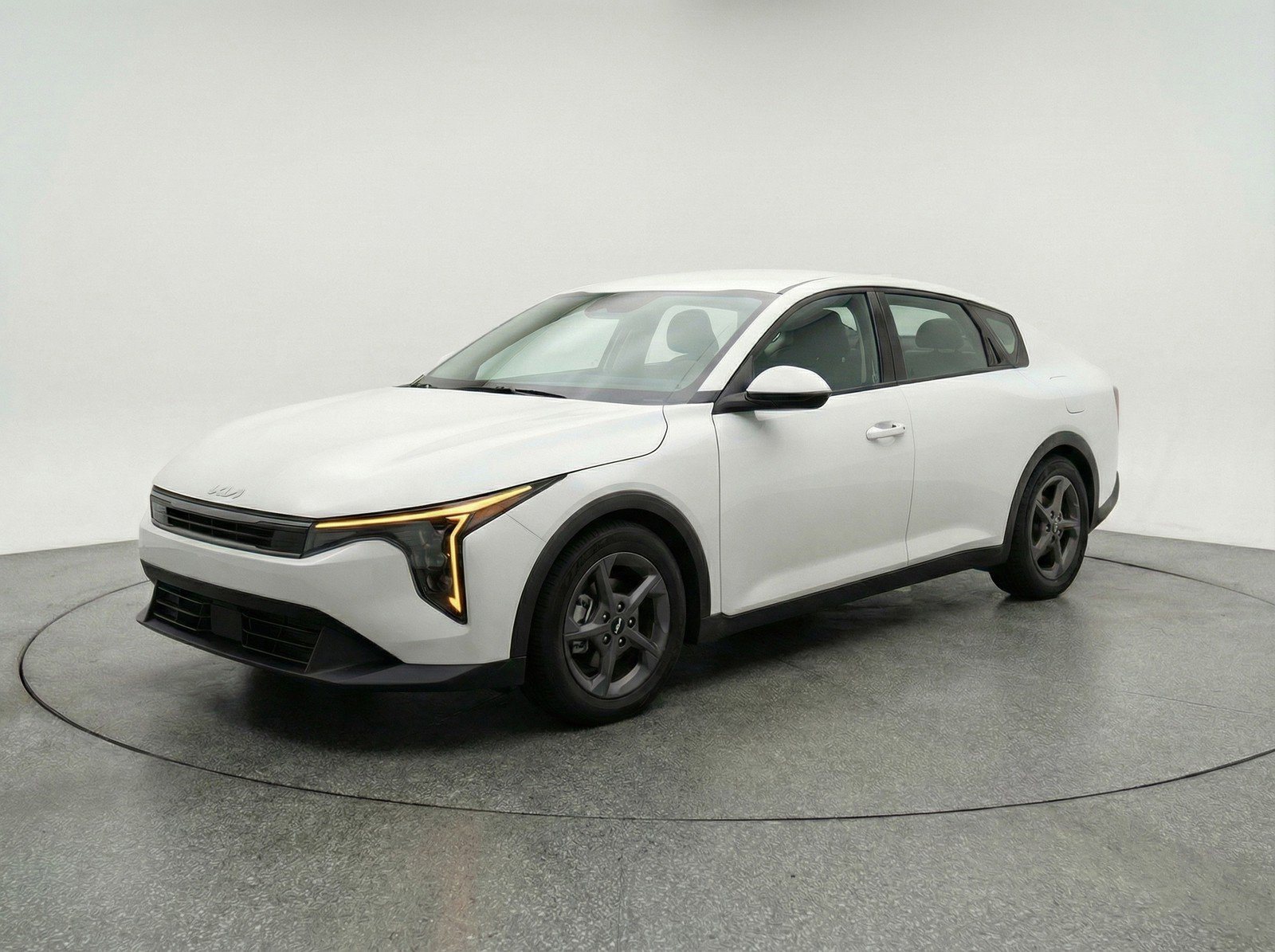 Used 2025 Kia K4 LXS image 3