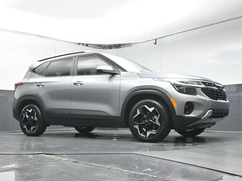 Used 2025 Kia Seltos S FWD image 37
