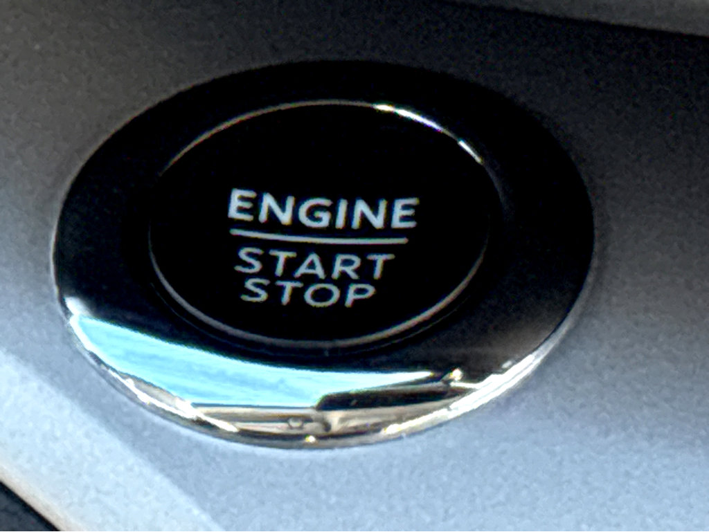 Used 2024 Ford Explorer XLT w/ Equipment Group 202A image 6