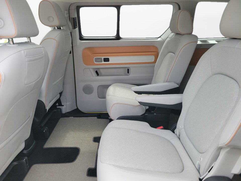 New 2025 Volkswagen ID. Buzz Pro S Plus image 13