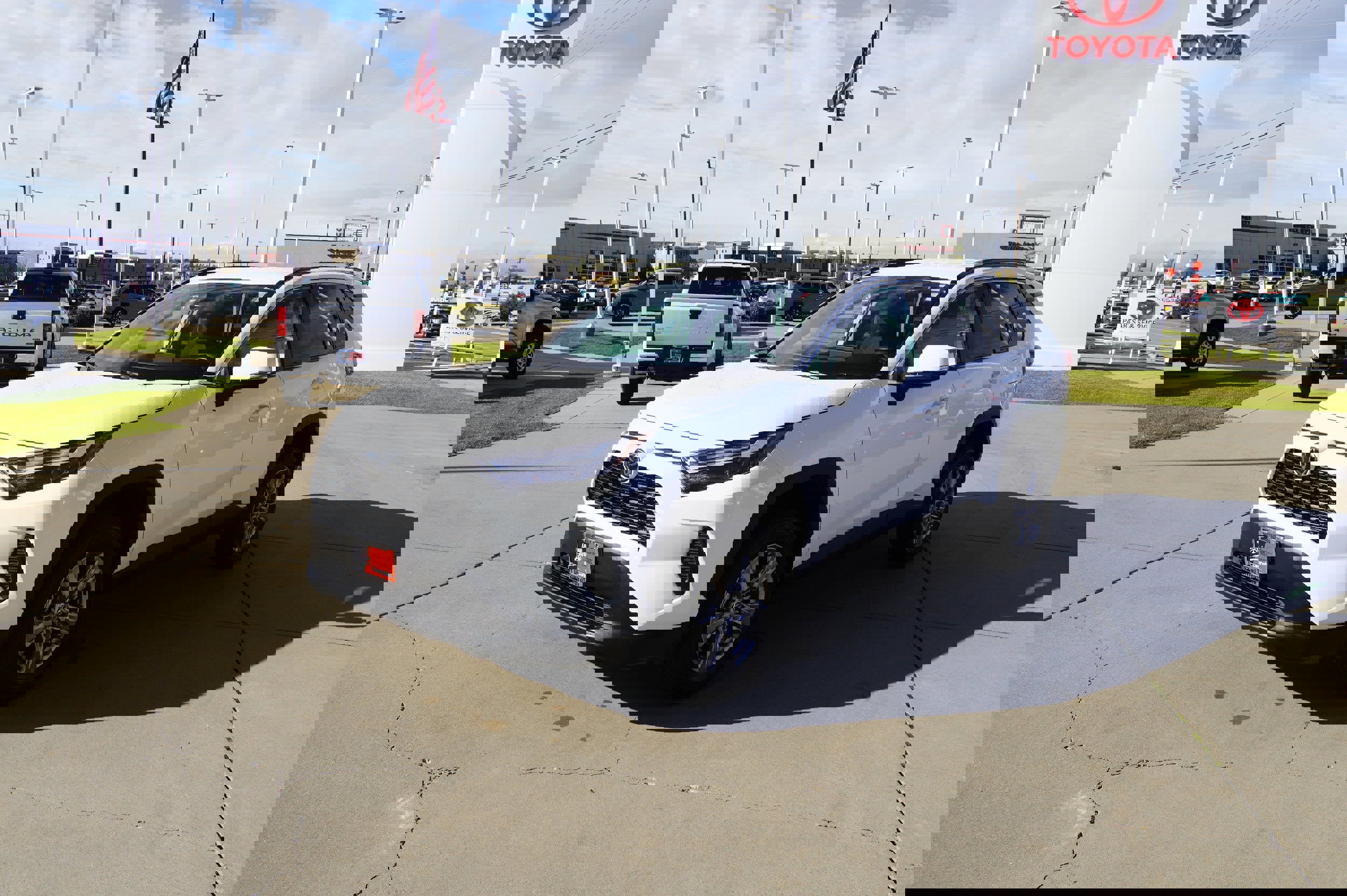 Certified 2025 Toyota RAV4 XLE image 4