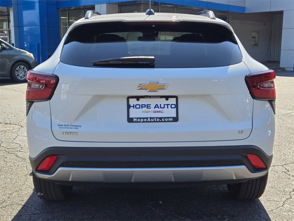 Used 2024 Chevrolet Trax LT image 4