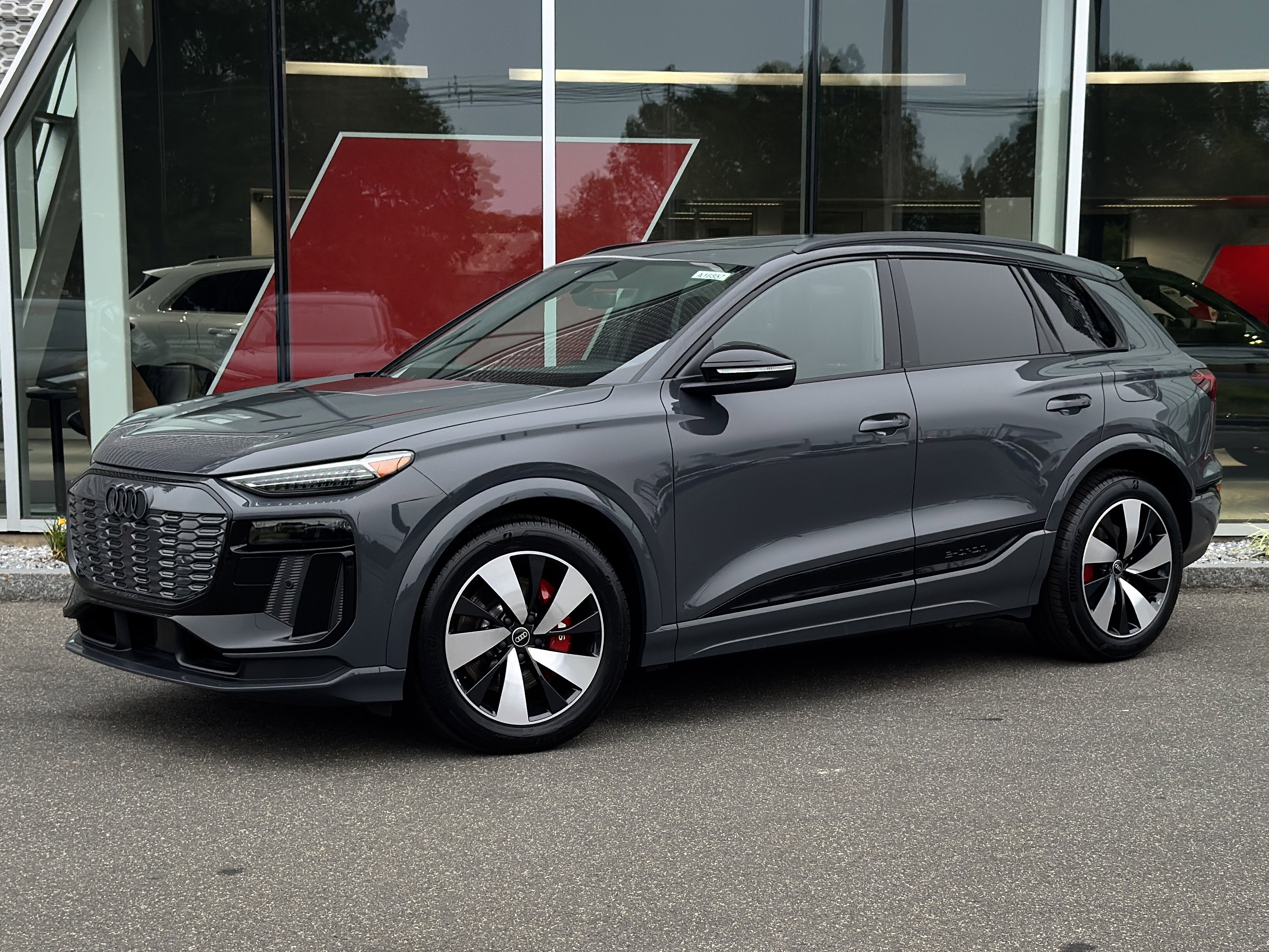 New 2025 Audi SQ6 e-tron Premium Plus