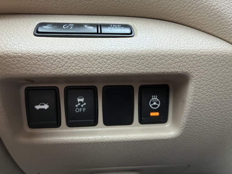 Used 2016 Nissan Altima 2.5 SL w/ Moonroof Package FWD image 11