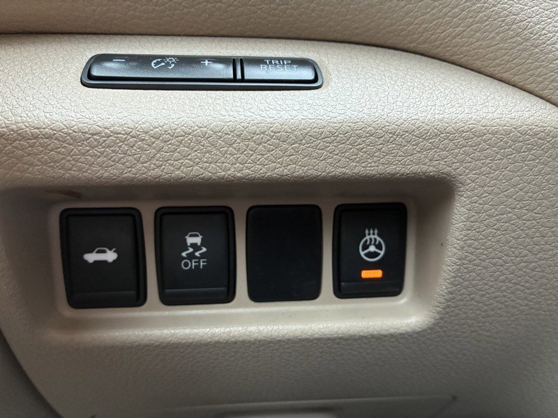 Used 2016 Nissan Altima 2.5 SL w/ Moonroof Package FWD image 11