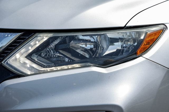 Used 2018 Nissan Rogue SL FWD image 8