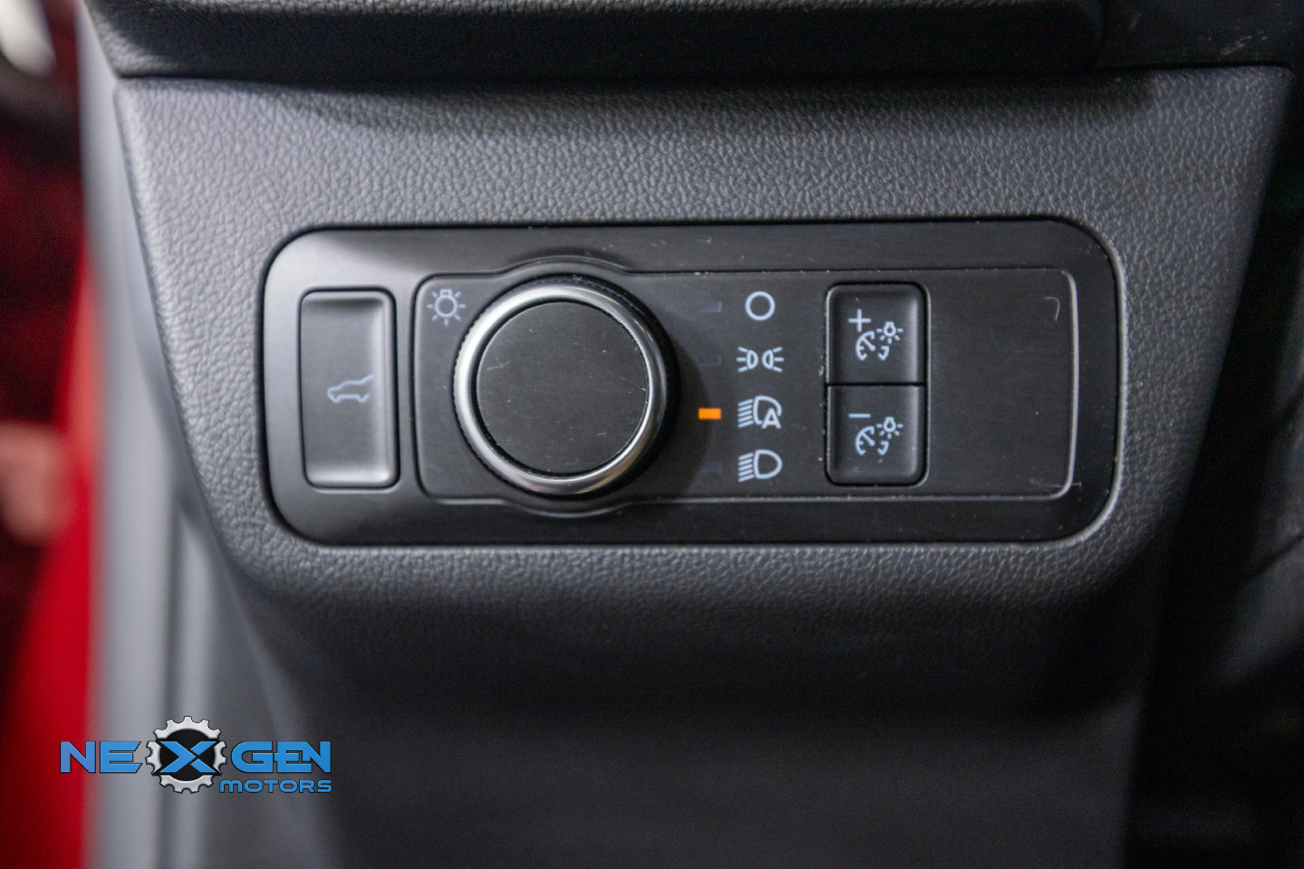 Used 2022 Ford Escape SE w/ SE Sport Appearance Package FWD image 14