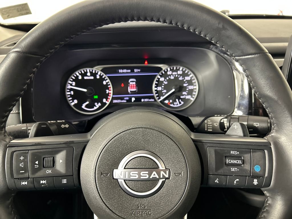 Used 2025 Nissan Pathfinder SV image 14