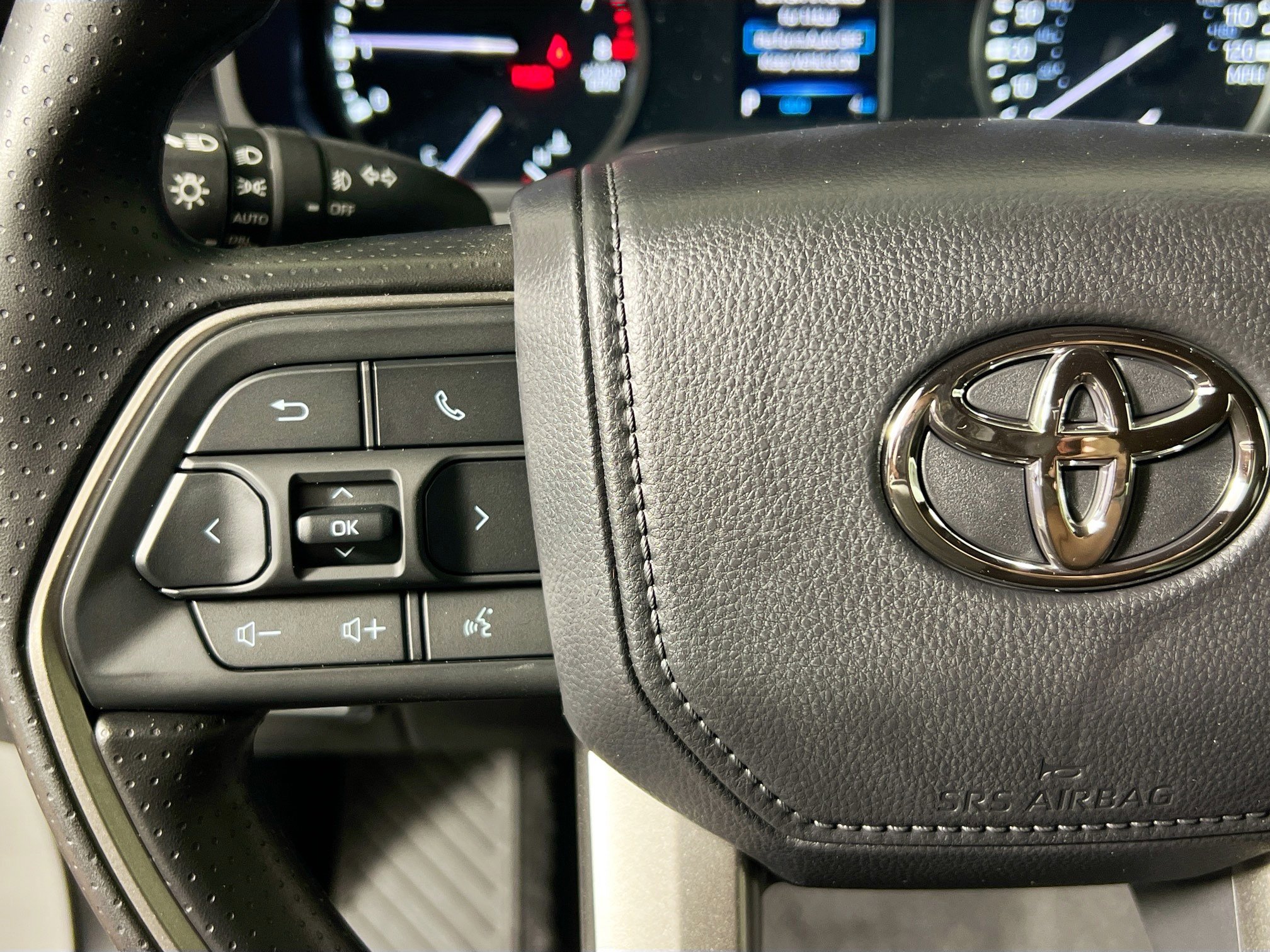 New 2026 Toyota Tundra SR5 AWD/4WD image 17