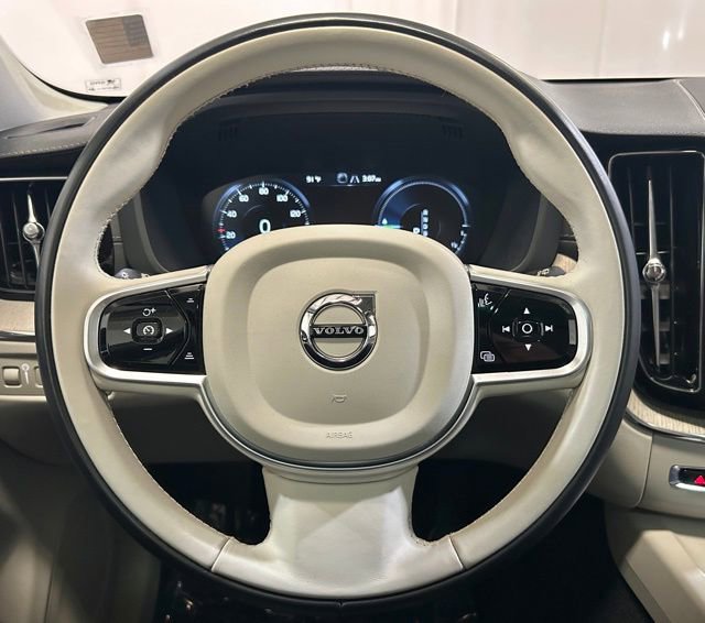Used 2018 Volvo XC60 T8 Inscription image 34