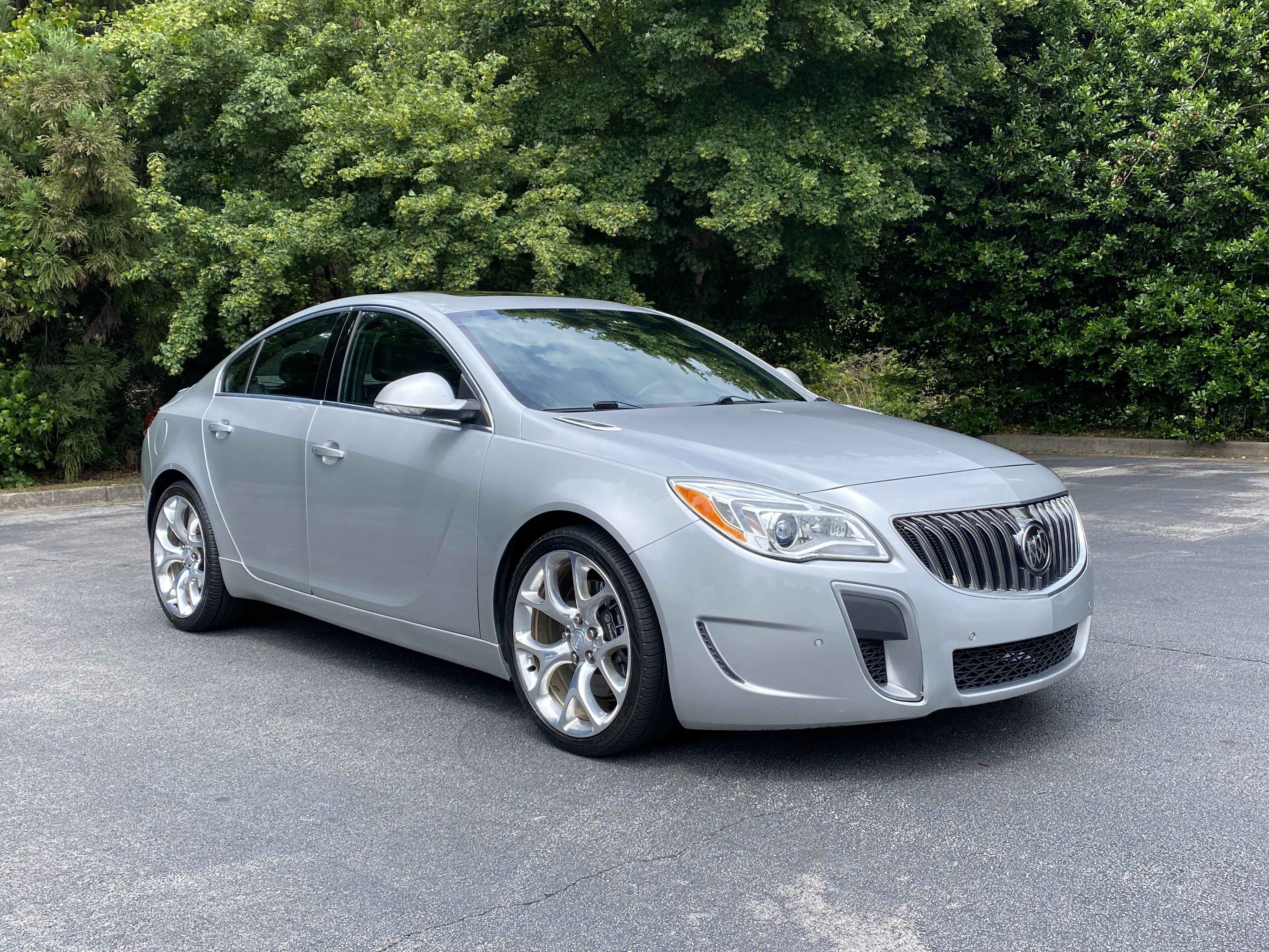 Used 2017 Buick Regal GS w/ Driver Confidence Package #2 FWD image 2